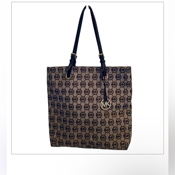 Michael Kors Jet Set North South Monogram Tote - Beige & Black - Picture 1 of 8